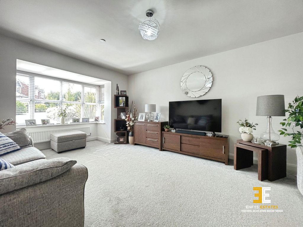 Property photo 2 of 40