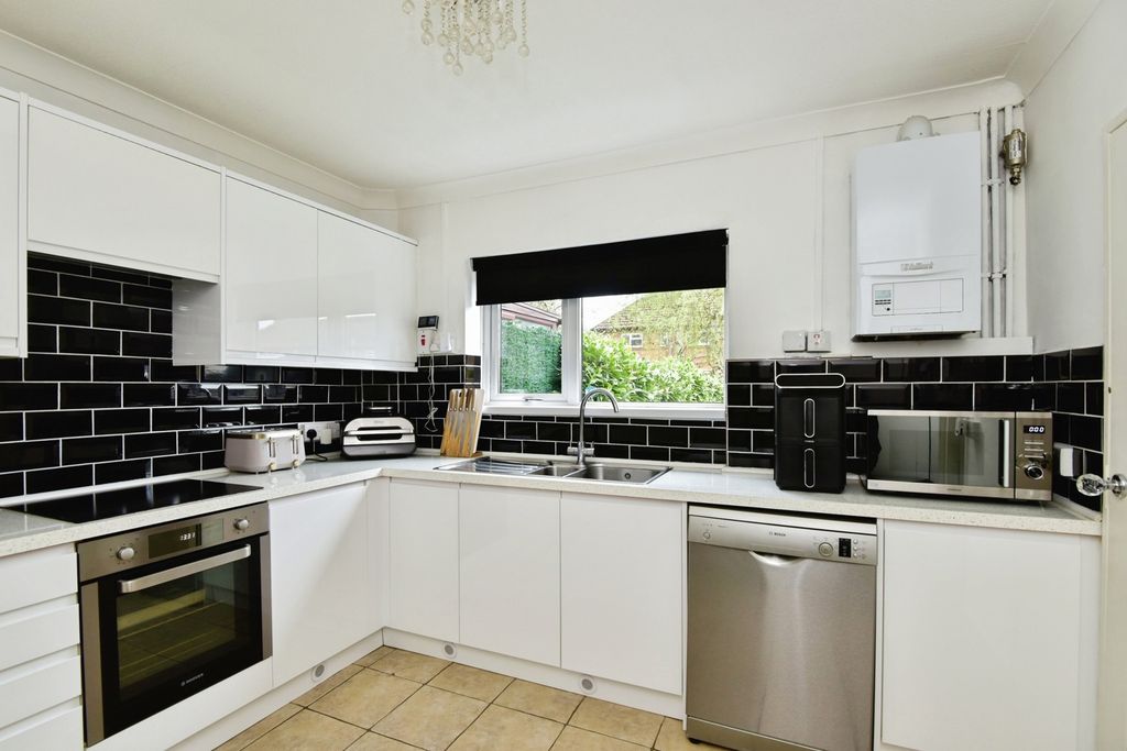 Property photo 3 of 19 Pbox-Img.Jpg