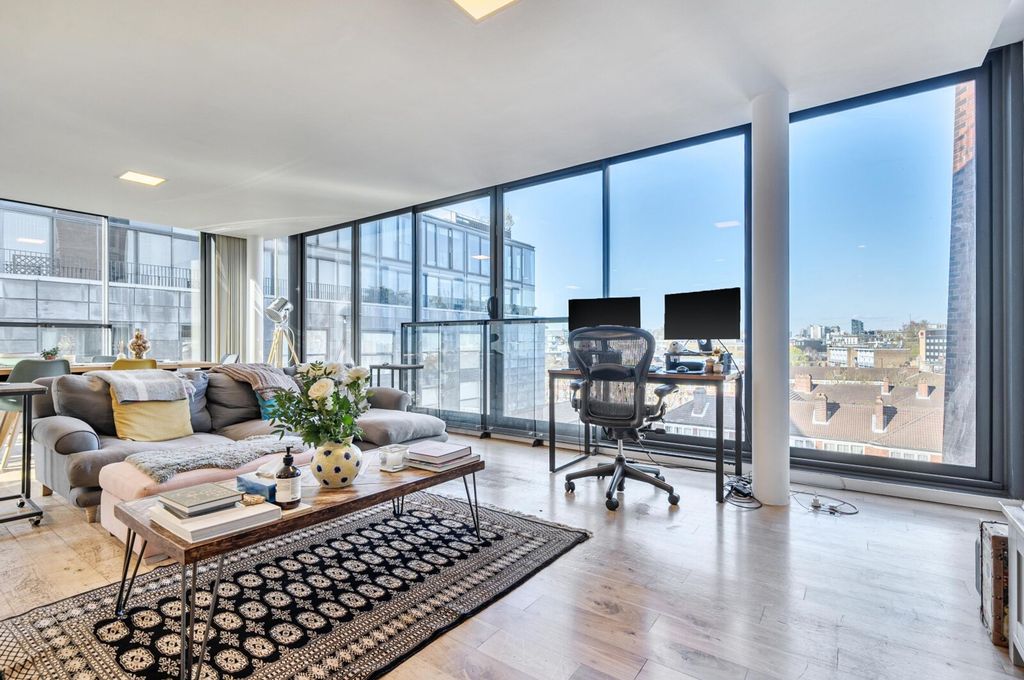 Property photo 1 of 20