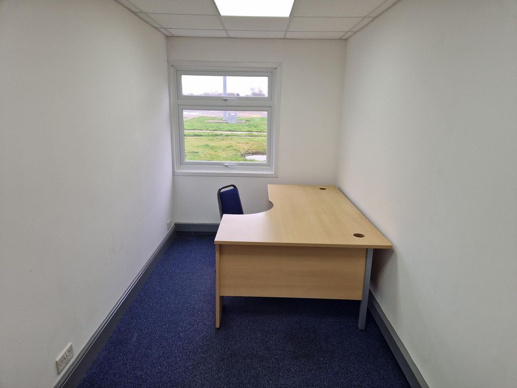 Property photo 3 of 7 Office