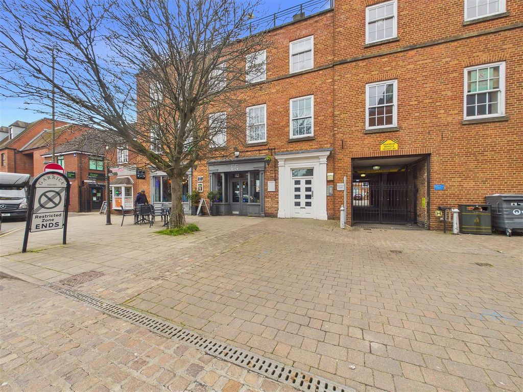 Property photo 1 of 9 Cam01407G0-Pr0150-Still009.Jpg