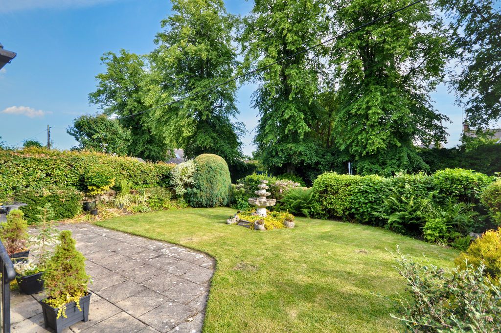 Property photo 2 of 19 Photo 24