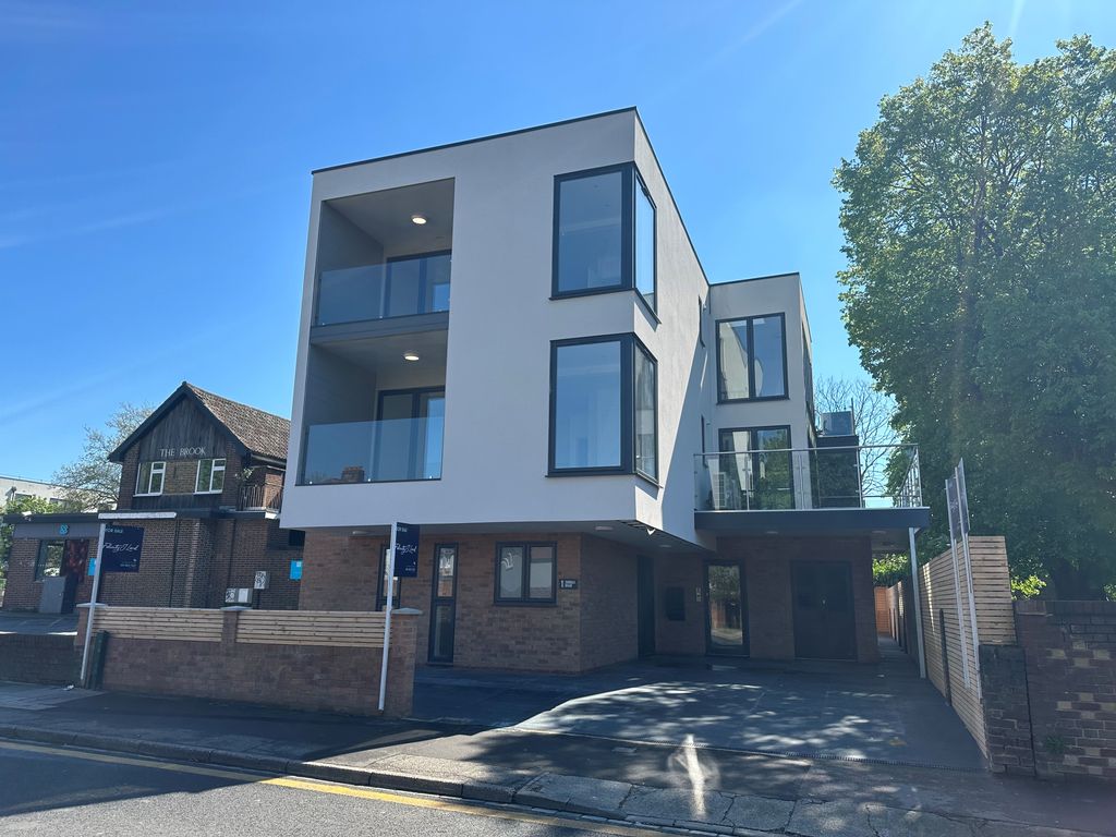 Property photo 1 of 13 External