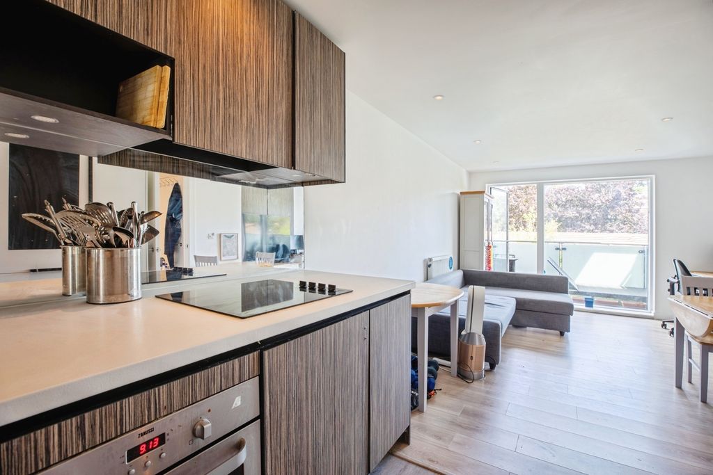 Property photo 1 of 20 Pbox-Img.Jpg