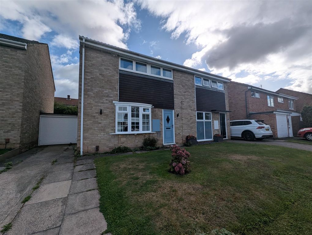 Property photo 1 of 15 Externally