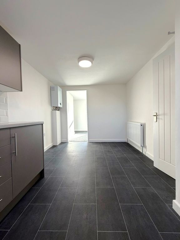 Property photo 3 of 10 Photo 6