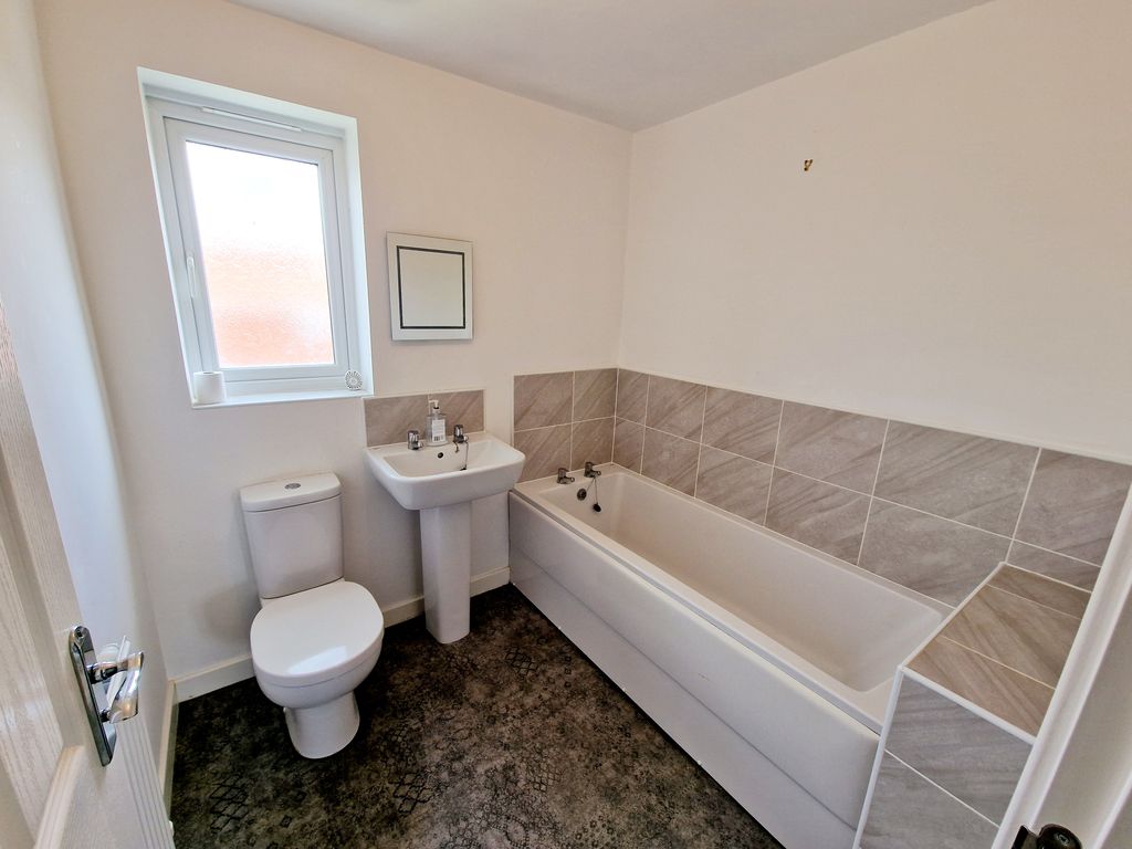 Property photo 3 of 9 Bedroom 1