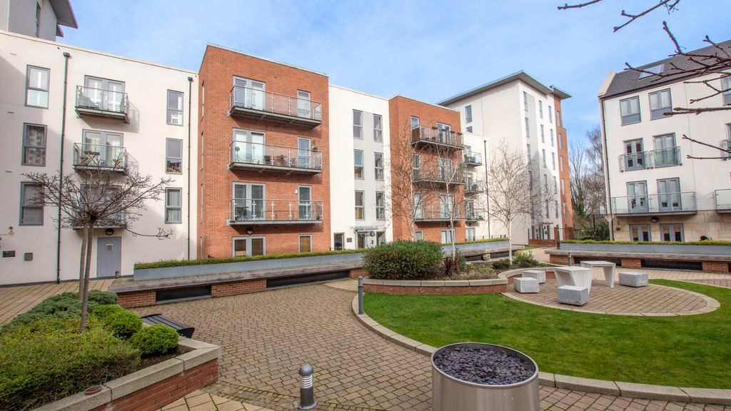 Property photo 1 of 8 External