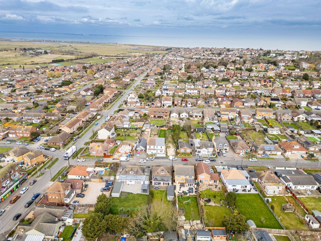 Property photo 2 of 27