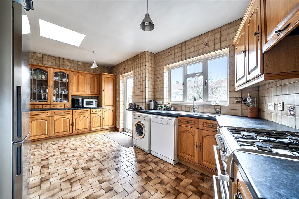 Property photo 2 of 14 Kitchen 1.Jpg