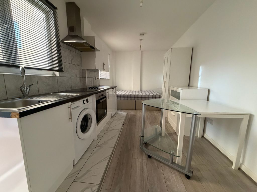 Property photo 1 of 3