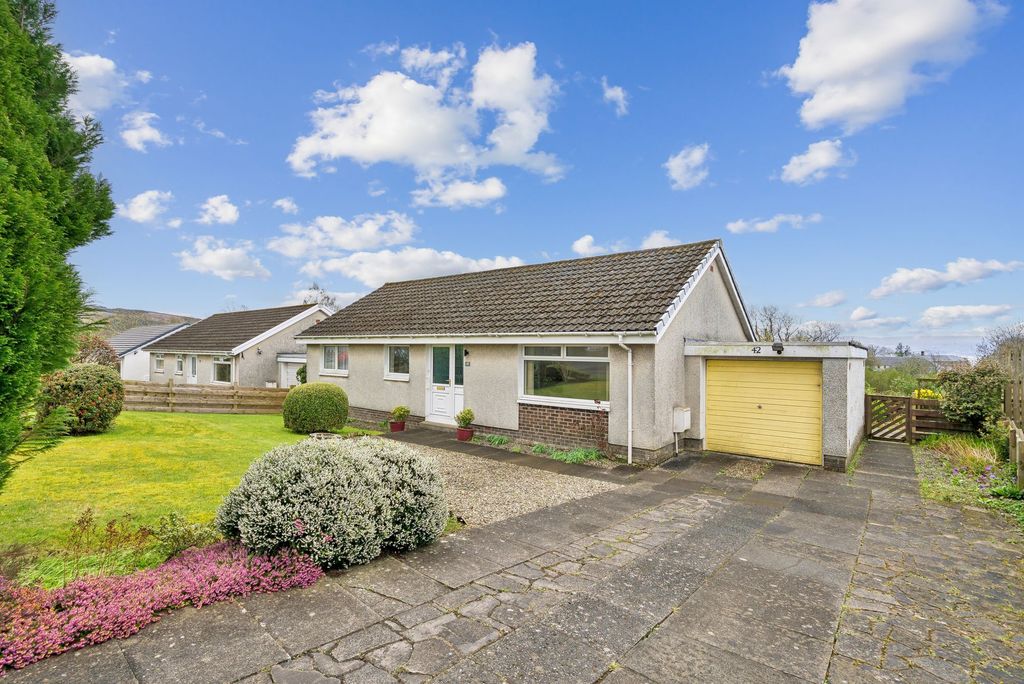 Property photo 1 of 23