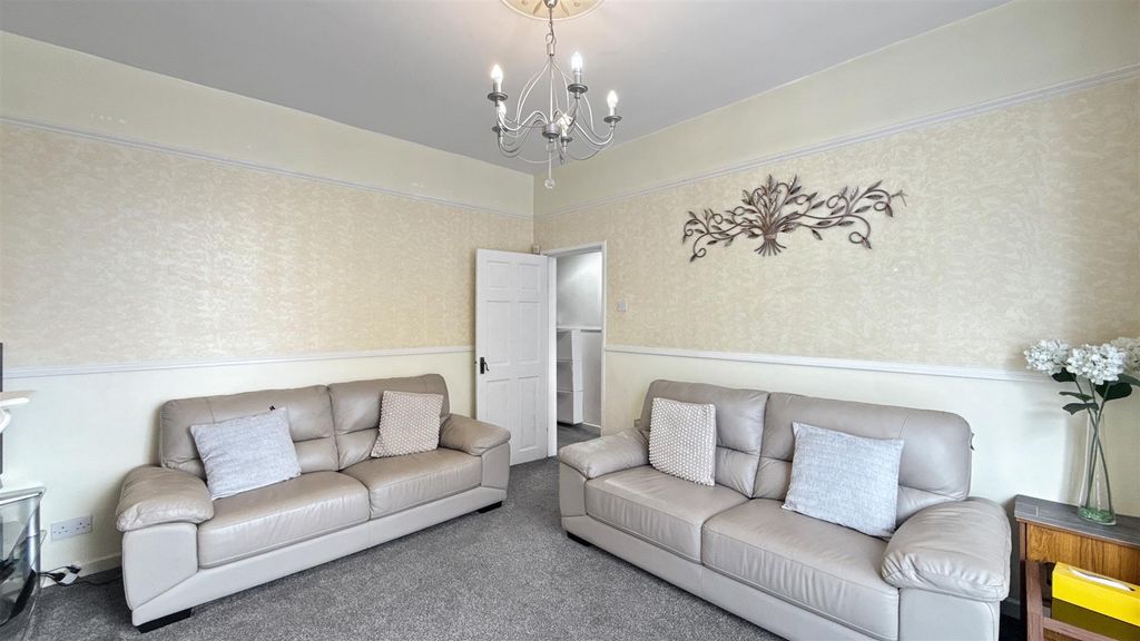 Property photo 2 of 18 Ea326Abf766d27296E7035151dc39993Cf18Aa92.Jpg