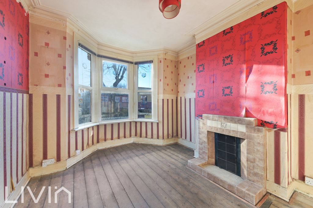 Property photo 2 of 12 Morland Road,315-1