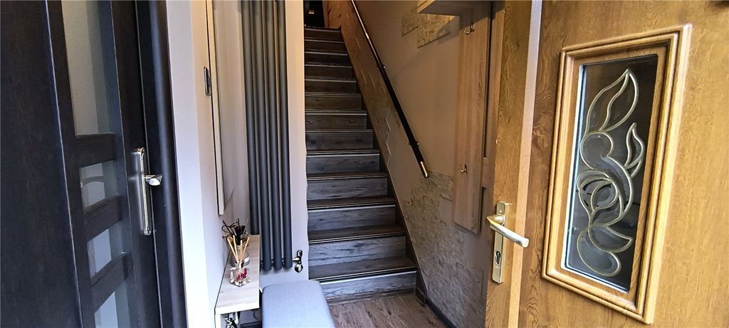 Property photo 2 of 22 Picture No. 35