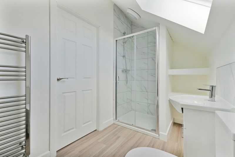 Property photo 3 of 32 Attic En-Suite