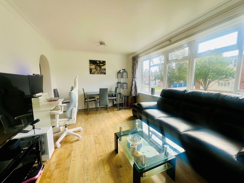 Property photo 2 of 7