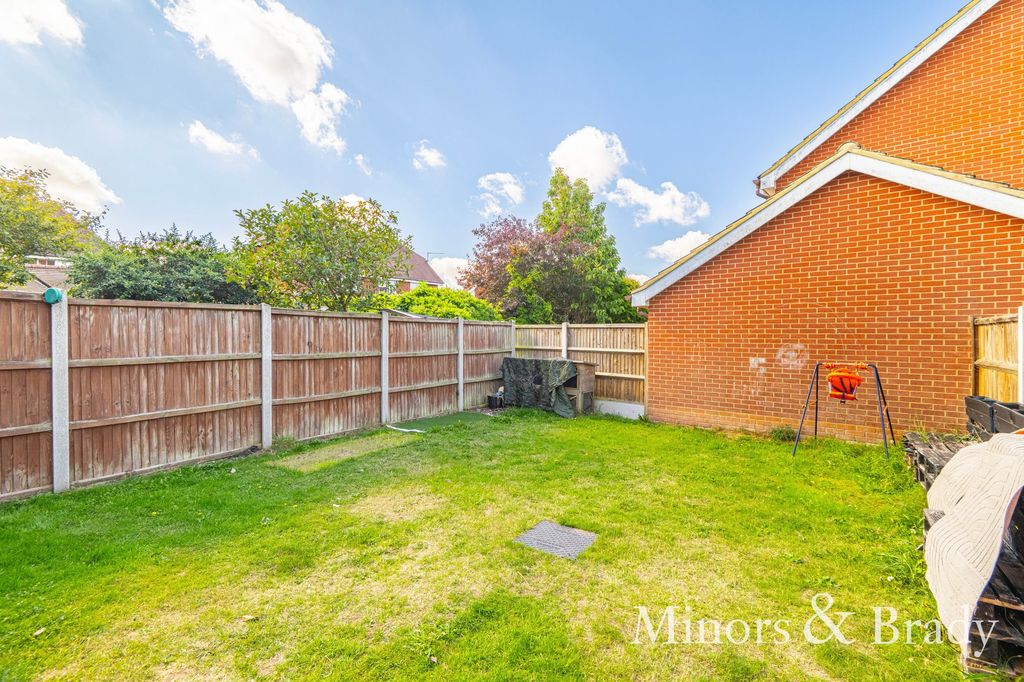 Property photo 2 of 14