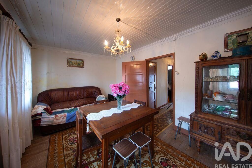 Property photo 2 of 27