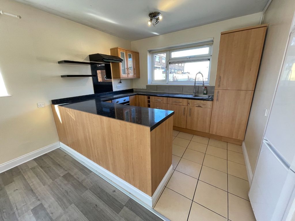 Property photo 3 of 7 3994674