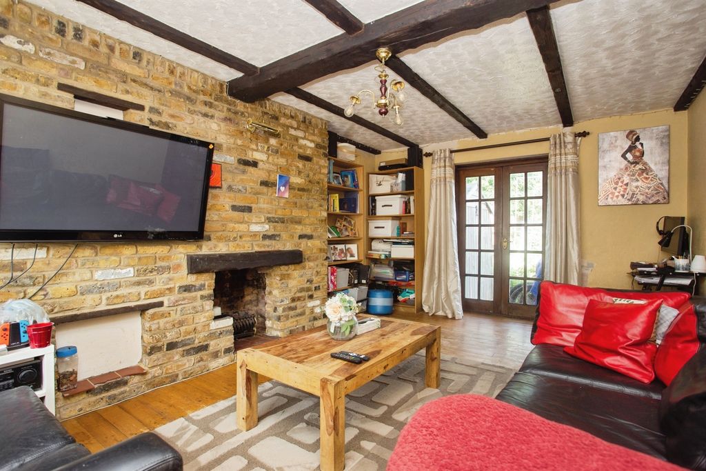 Property photo 2 of 15