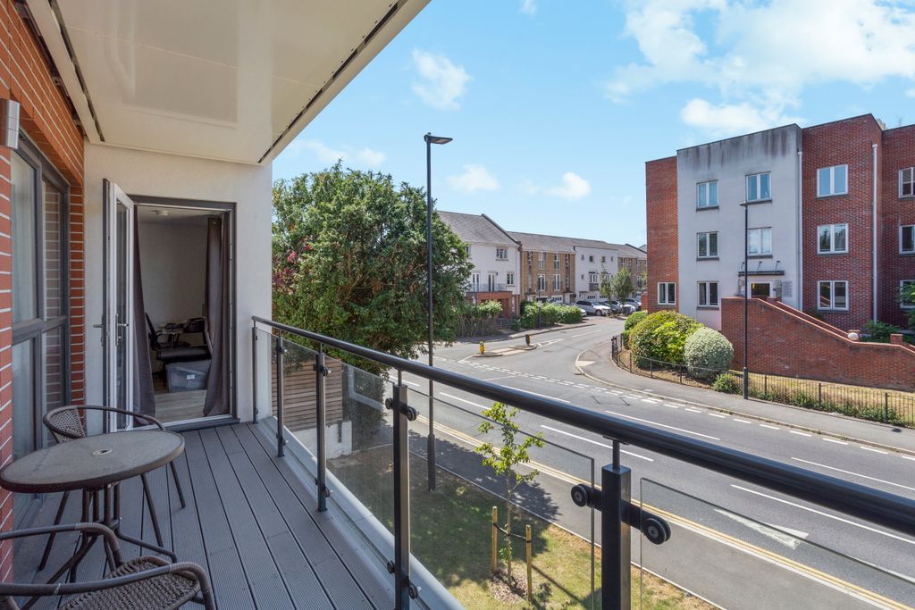 Property photo 2 of 9