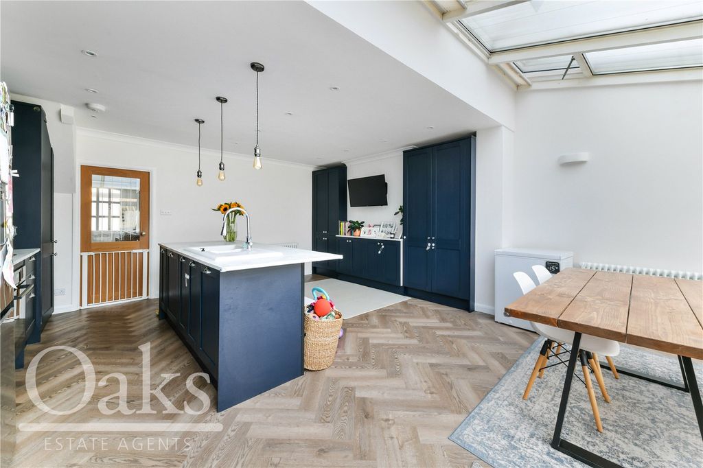 Property photo 2 of 11 Picture No. 14