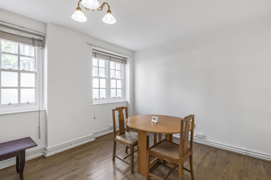 Property photo 1 of 10 Dining Room