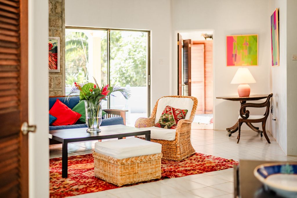 Property photo 2 of 31