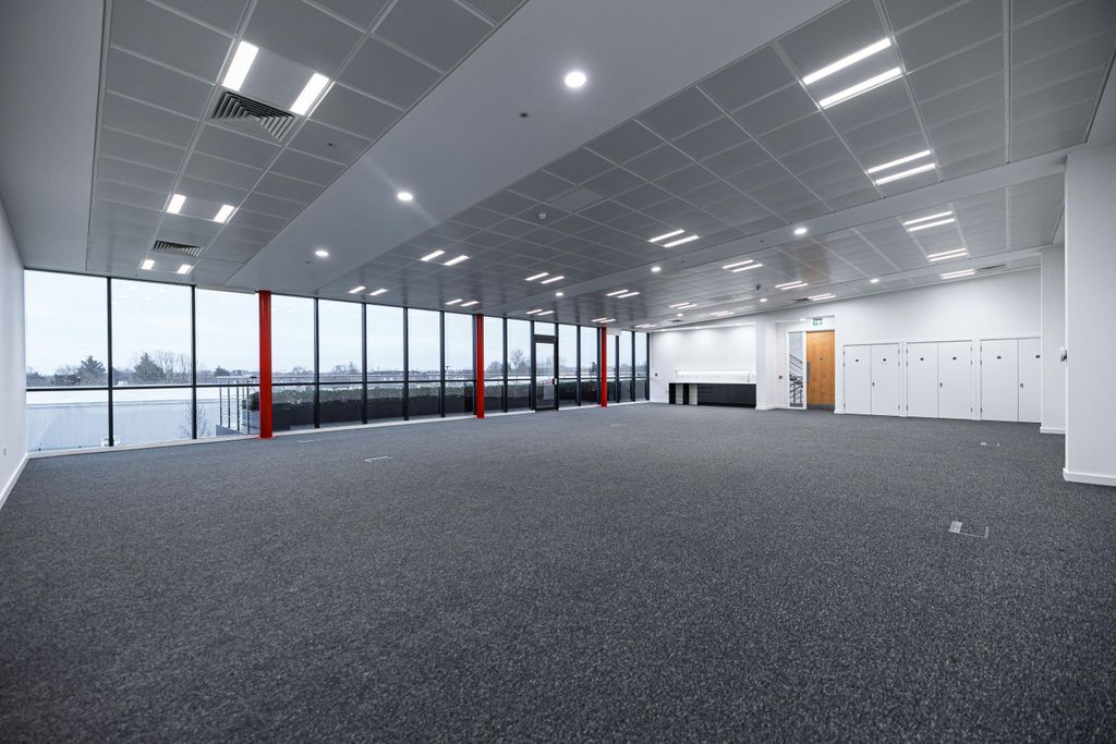 Property photo 3 of 6 Office Space.Jpeg