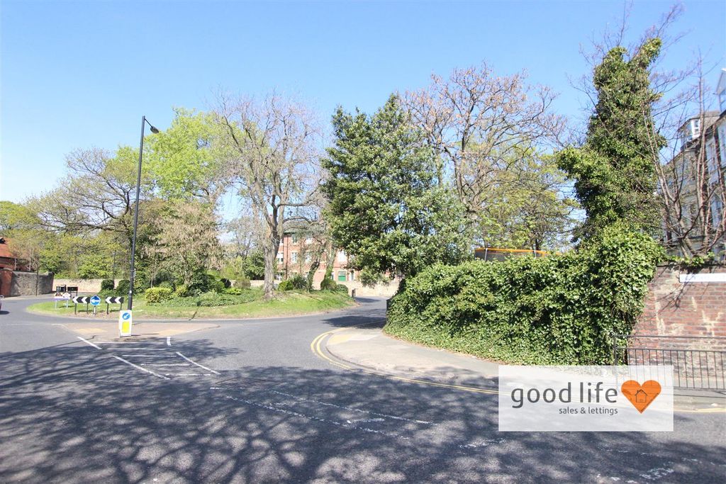 Property photo 3 of 16 Img_0850Flat5Claremontterrace.Jpg