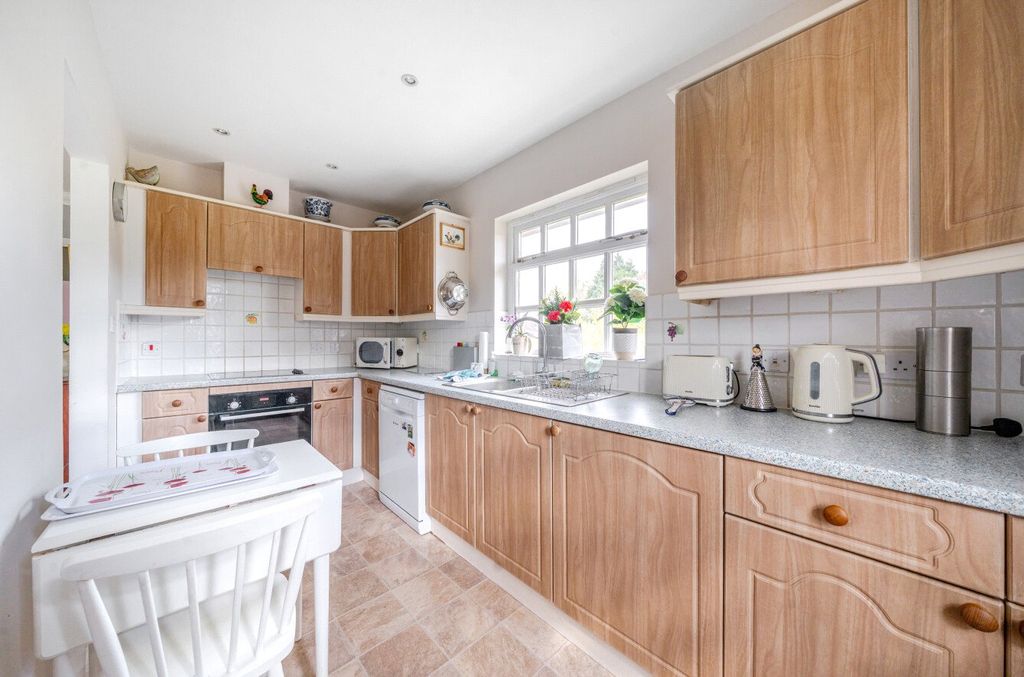 Property photo 3 of 13 Kitchen Breakfast Rm