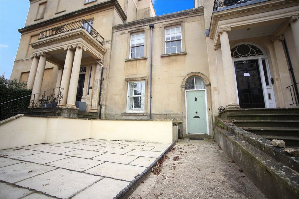 Property photo 2 of 8 Picture No. 22