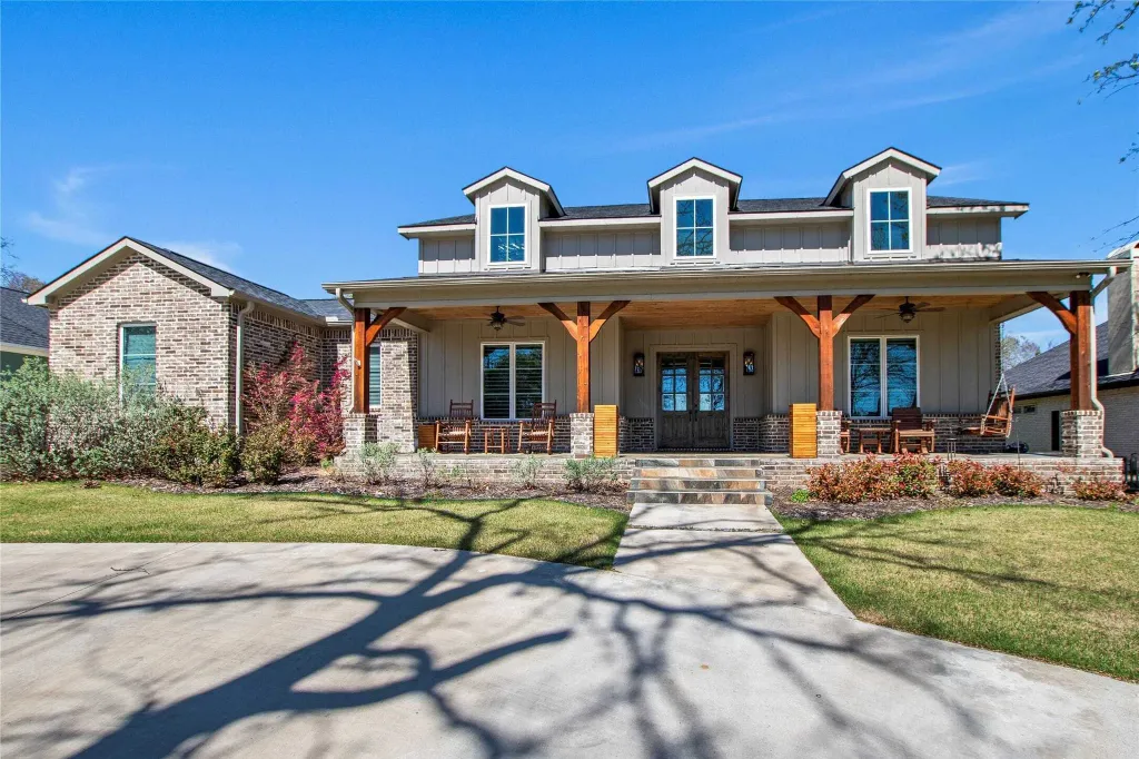 Property photo 1 of 1