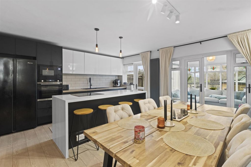 Property photo 2 of 34 Kitchen Diner