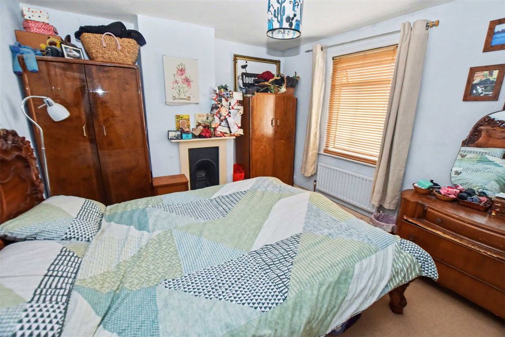 Property photo 3 of 11 Picture No. 27