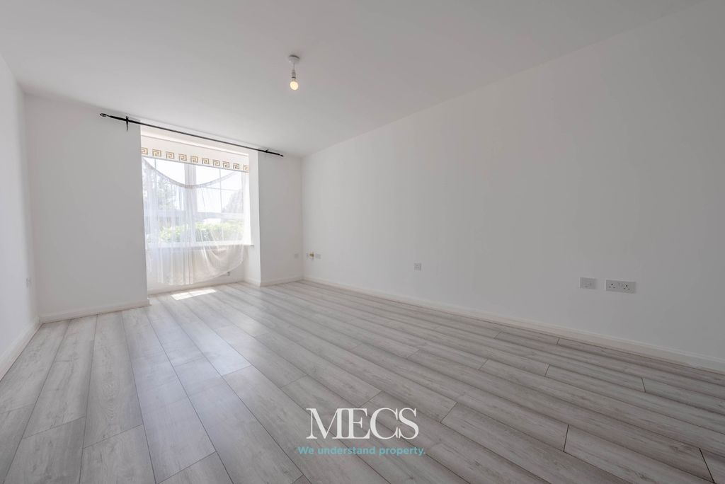 Property photo 3 of 18 5327723