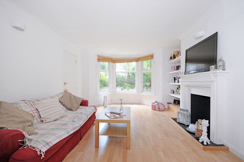 Property photo 2 of 7 5