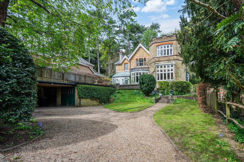 Property photo 1 of 19