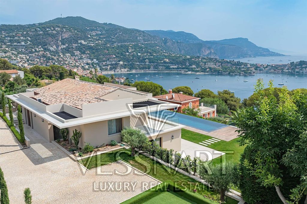 Property photo 1 of 12 Contemporary Villa Facing Saint-Jean-Cap-Ferrat