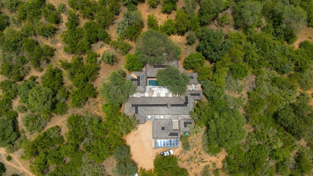 Property photo 2 of 56 1Hs1710117