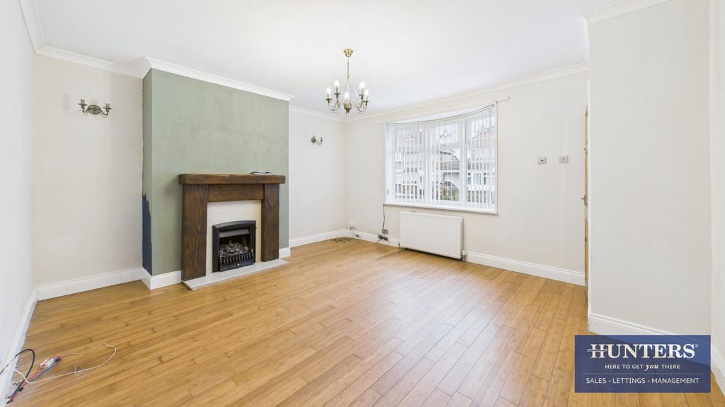 Property photo 3 of 14 Living Room