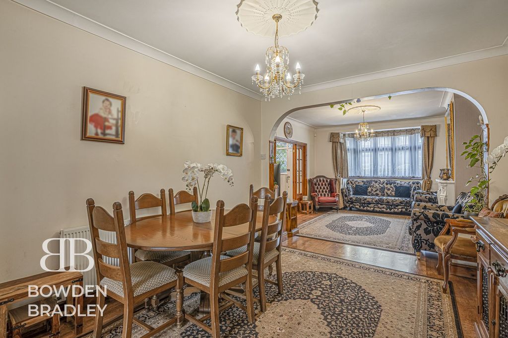 Property photo 2 of 24