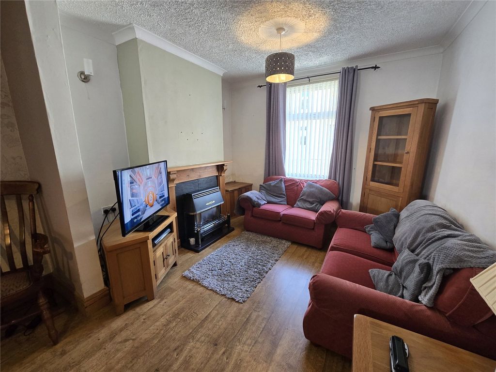 Property photo 2 of 14 Picture No. 12