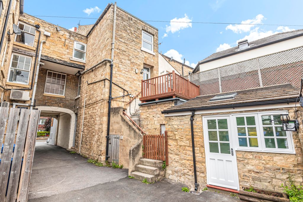 Property photo 1 of 11 0 General