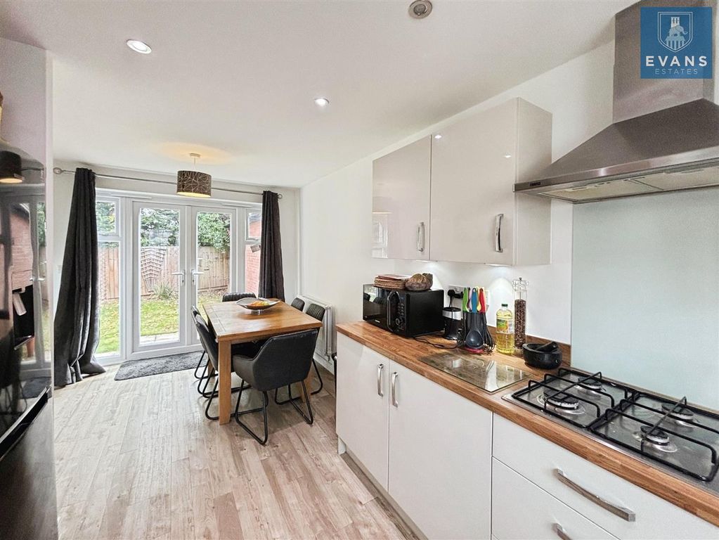 Property photo 2 of 32 Kitchen Diner