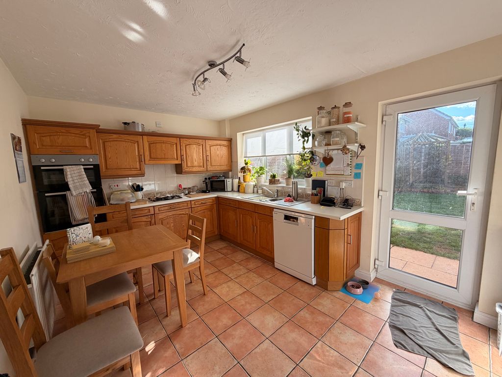 Property photo 2 of 21