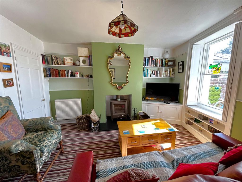 Property photo 2 of 17