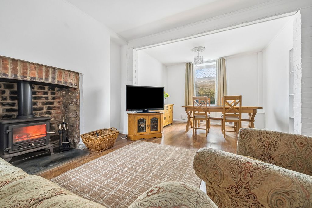 Property photo 2 of 23