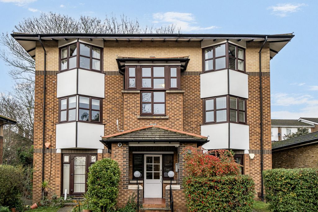 Property photo 1 of 15 External